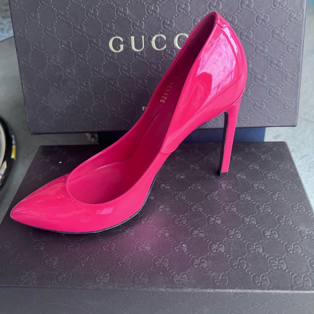 Gucci Leather Pumps